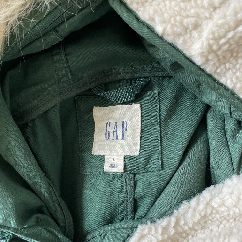 GAP Utility Parka | Removable Sherpa Liner & Fur hood lining | Size Large ❄️